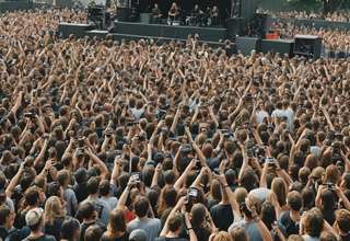 Reachville masses watching a band